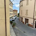 Апартаменты Host4u - Dimora Antica In Centro A Porto Maurizio Di - Casa Rina *
