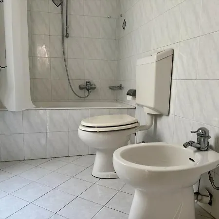 Apartamento Host4u - Dimora Antica In Centro A Porto Maurizio Di - Casa Rina *