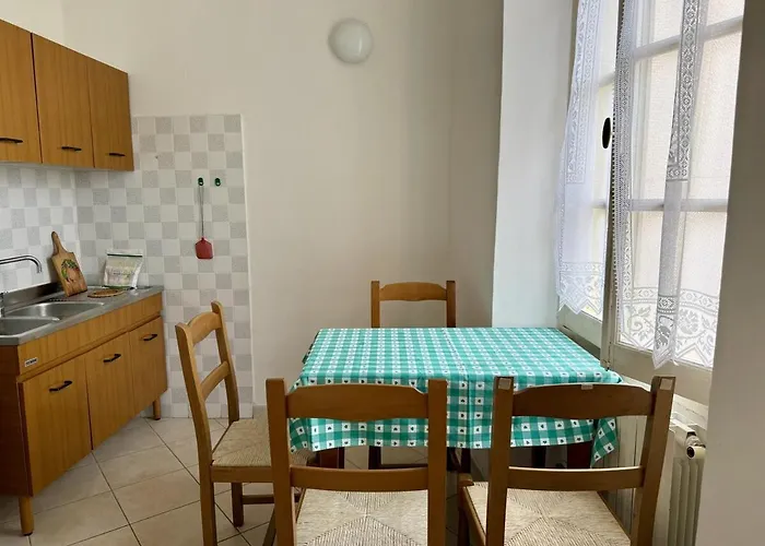 Host4u - Dimora Antica In Centro A Porto Maurizio Di - Casa Rina * Imperia