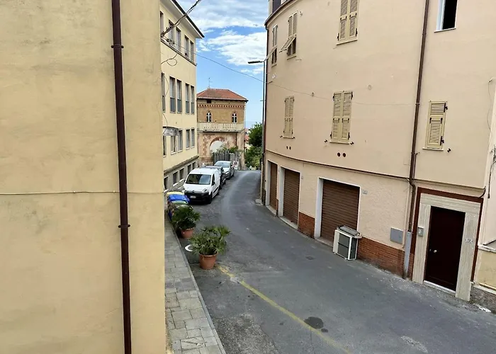 Lägenhet Host4u - Dimora Antica In Centro A Porto Maurizio Di - Casa Rina *