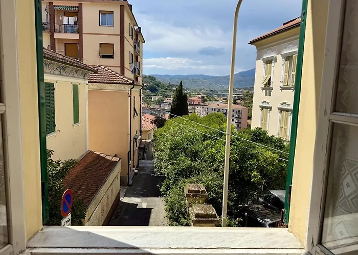 Lägenhet Host4u - Dimora Antica In Centro A Porto Maurizio Di - Casa Rina *