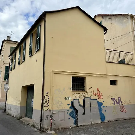 Appartamento Host4u - Dimora Antica In Centro A Porto Maurizio Di - Casa Rina