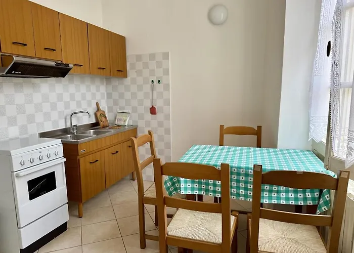 Lejlighed Host4u - Dimora Antica In Centro A Porto Maurizio Di - Casa Rina *