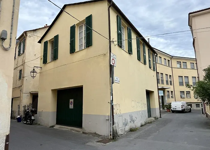 Host4u - Dimora Antica In Centro A Porto Maurizio Di - Casa Rina * Imperia